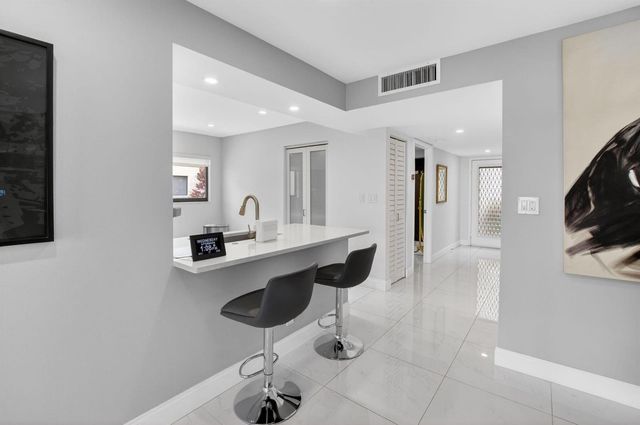15401 Pembridge Avenue 15, Delray Beach, FL 33484