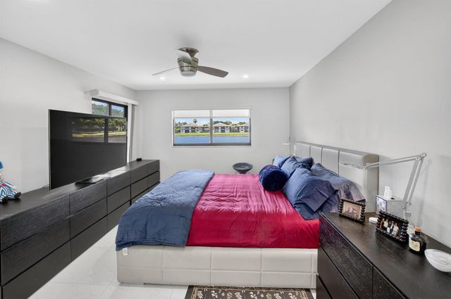 15401 Pembridge Avenue 15, Delray Beach, FL 33484