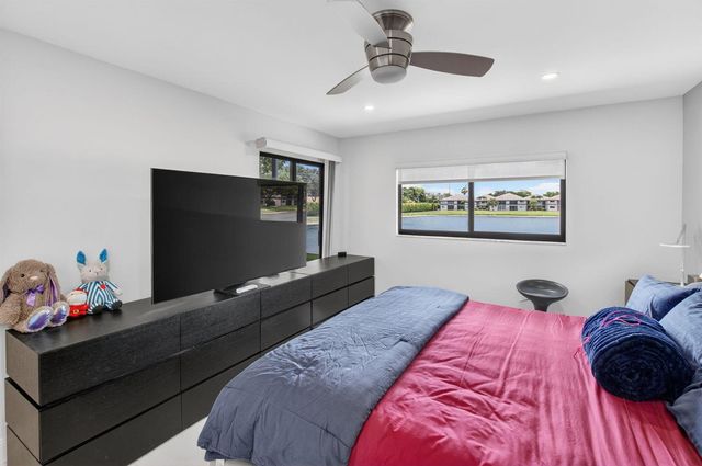 15401 Pembridge Avenue 15, Delray Beach, FL 33484