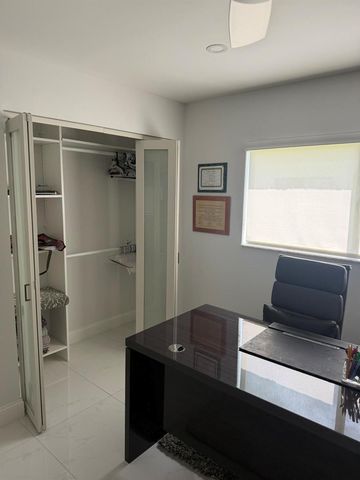 15401 Pembridge Avenue 15, Delray Beach, FL 33484