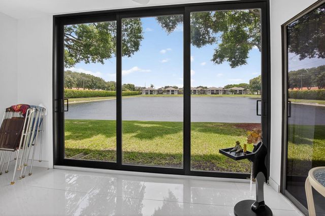 15401 Pembridge Avenue 15, Delray Beach, FL 33484