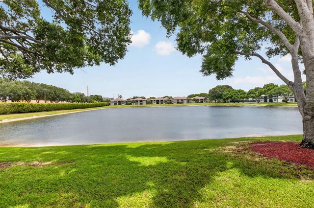 15401 Pembridge Avenue 15, Delray Beach, FL 33484