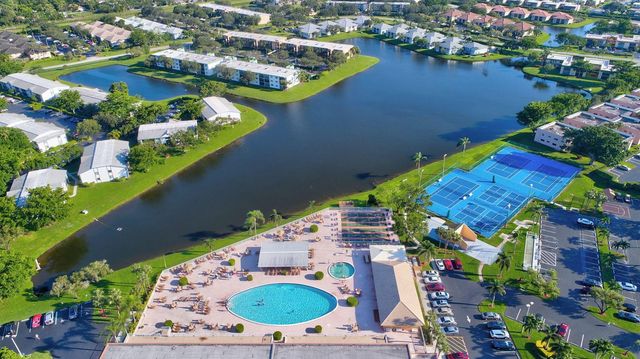 15401 Pembridge Avenue 15, Delray Beach, FL 33484