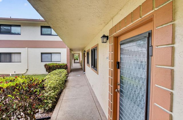 15401 Pembridge Avenue 15, Delray Beach, FL 33484