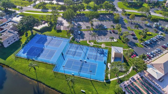 15401 Pembridge Avenue 15, Delray Beach, FL 33484