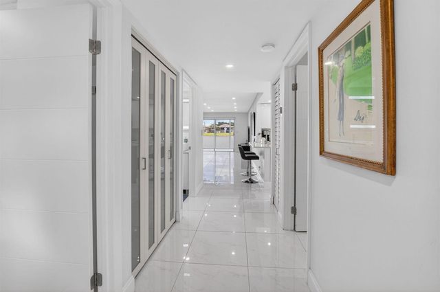 15401 Pembridge Avenue 15, Delray Beach, FL 33484
