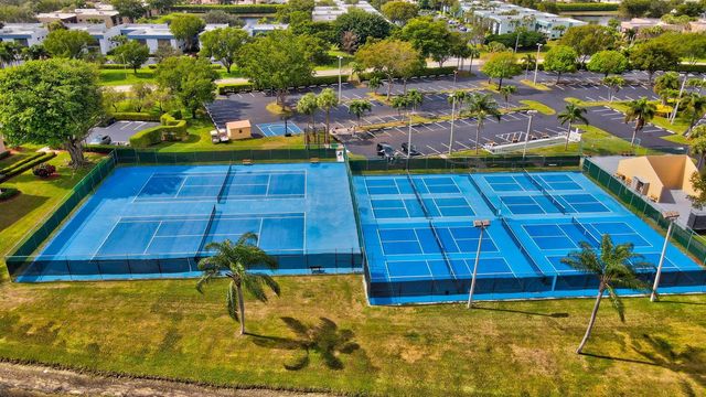 15401 Pembridge Avenue 15, Delray Beach, FL 33484