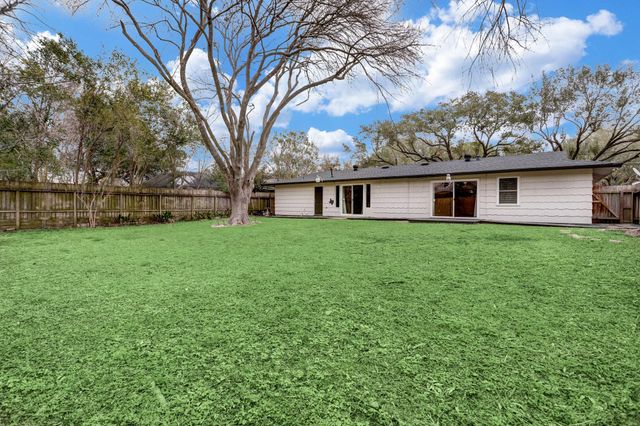 8610 Bevlyn Drive, Houston, TX 77025