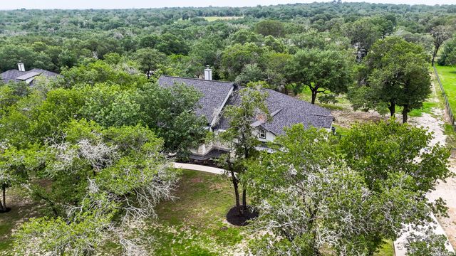 138 Wood Valley, Adkins, TX 78101