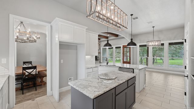 138 Wood Valley, Adkins, TX 78101
