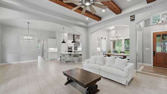 138 Wood Valley, Adkins, TX 78101