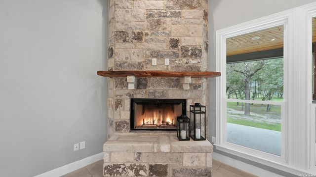 138 Wood Valley, Adkins, TX 78101