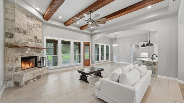 138 Wood Valley, Adkins, TX 78101