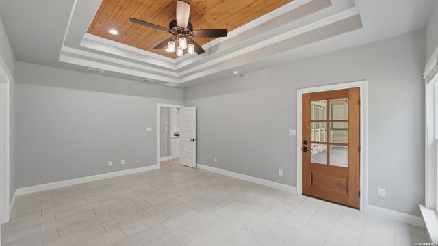 138 Wood Valley, Adkins, TX 78101