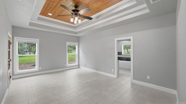 138 Wood Valley, Adkins, TX 78101