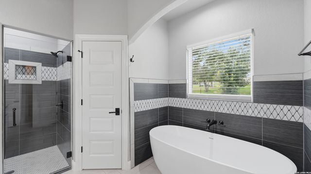 138 Wood Valley, Adkins, TX 78101