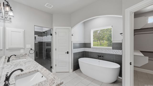 138 Wood Valley, Adkins, TX 78101