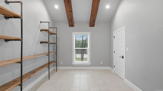 138 Wood Valley, Adkins, TX 78101