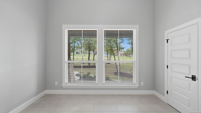 138 Wood Valley, Adkins, TX 78101
