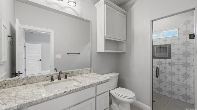 138 Wood Valley, Adkins, TX 78101