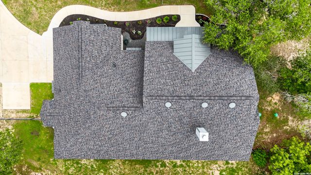 138 Wood Valley, Adkins, TX 78101