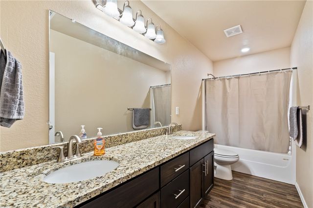 816 Brook Street, Gentry, AR 72734