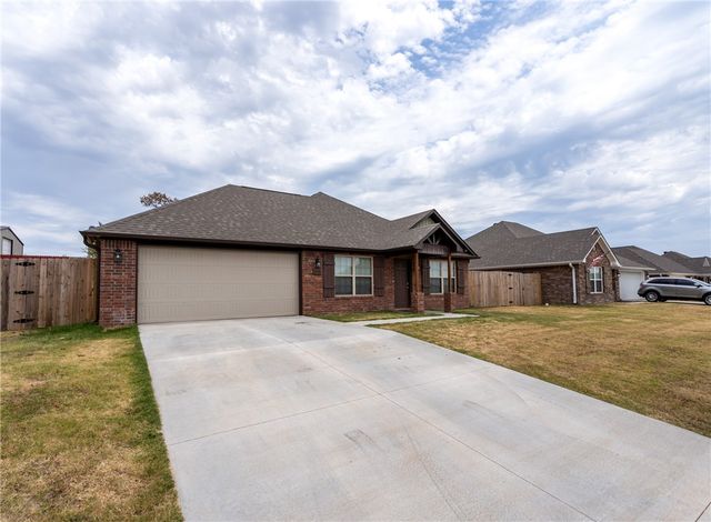 816 Brook Street, Gentry, AR 72734