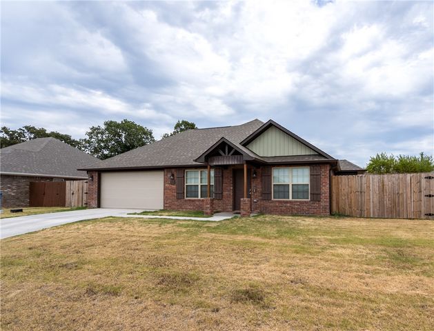 816 Brook Street, Gentry, AR 72734