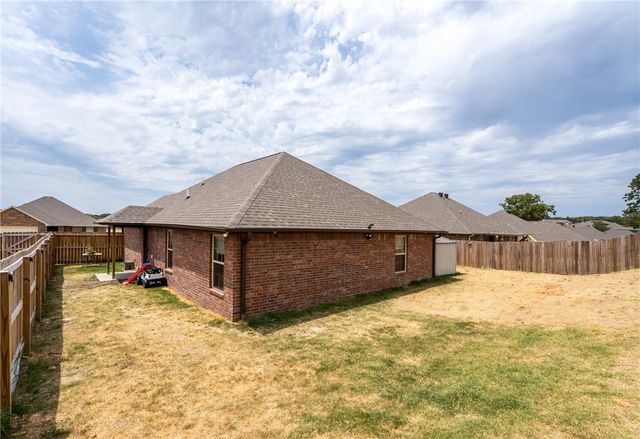 816 Brook Street, Gentry, AR 72734