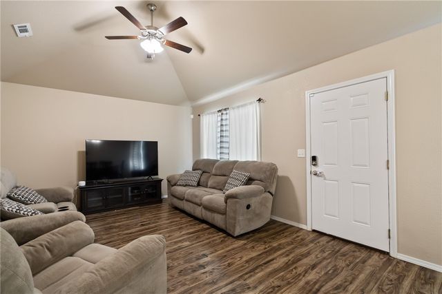 816 Brook Street, Gentry, AR 72734