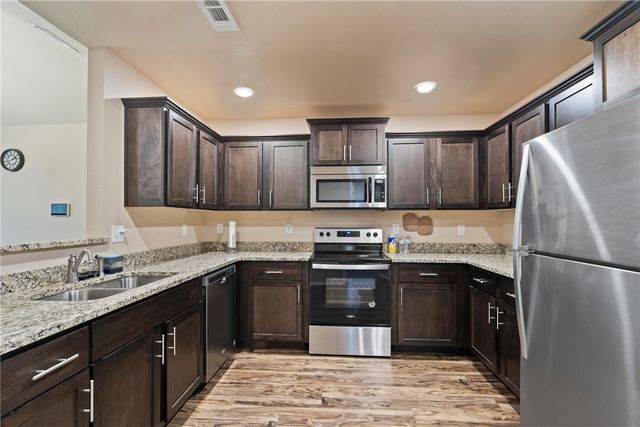 816 Brook Street, Gentry, AR 72734