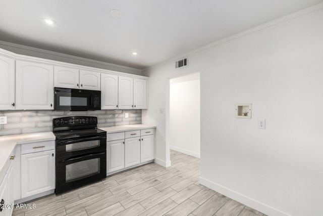 3920 W HARMONT Drive, Phoenix, AZ 85051