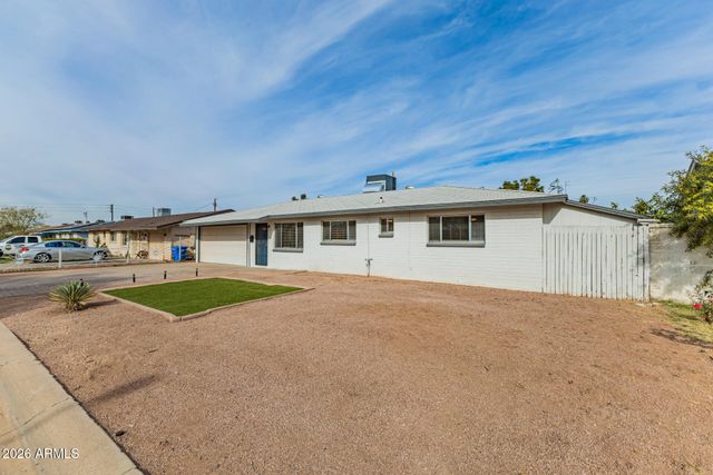 3920 W HARMONT Drive, Phoenix, AZ 85051