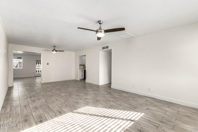 3920 W HARMONT Drive, Phoenix, AZ 85051