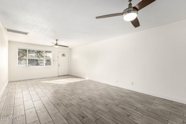 3920 W HARMONT Drive, Phoenix, AZ 85051