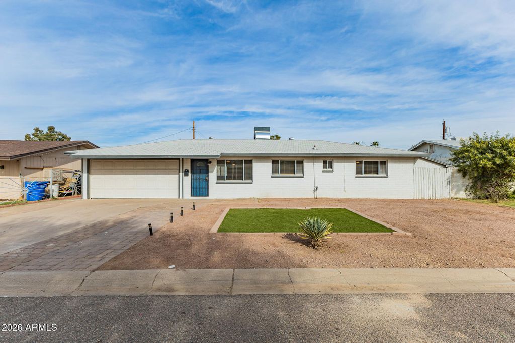 3920 W HARMONT Drive, Phoenix, AZ 85051