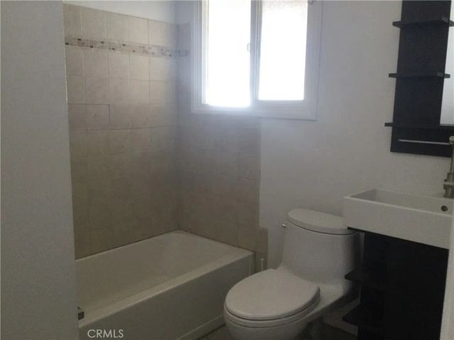 7921 Owensmouth, Los Angeles, CA 91304