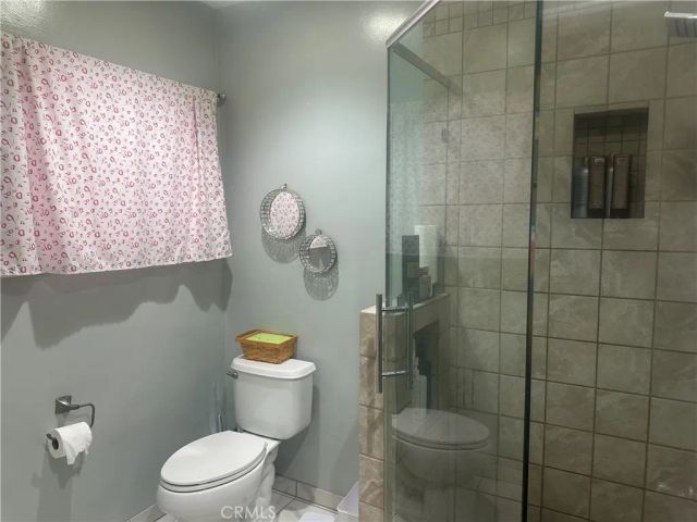 7921 Owensmouth, Los Angeles, CA 91304