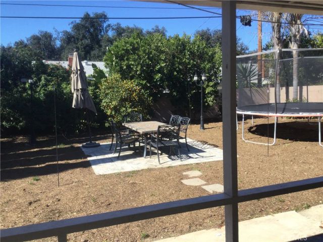 7921 Owensmouth, Los Angeles, CA 91304