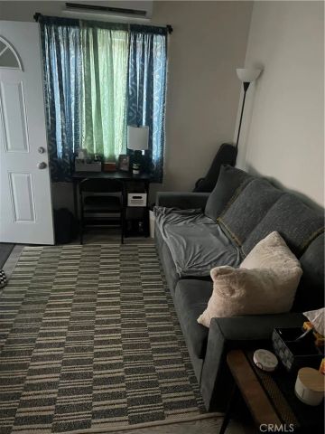 7921 Owensmouth, Los Angeles, CA 91304