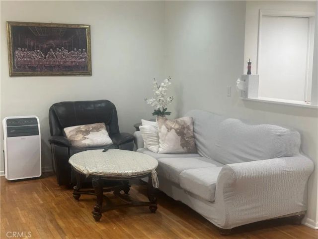 7921 Owensmouth, Los Angeles, CA 91304