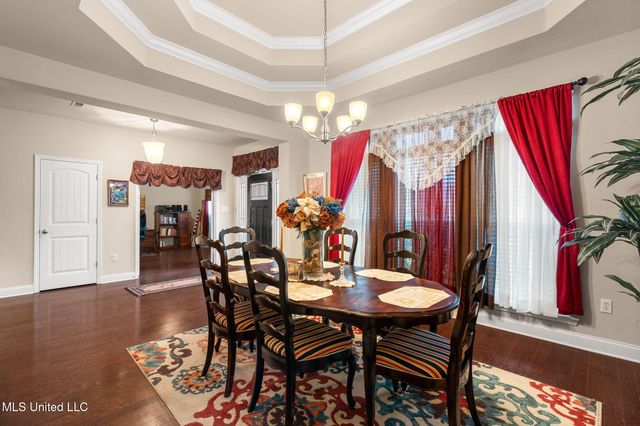 63 N Founders Way, Hattiesburg, MS 39401