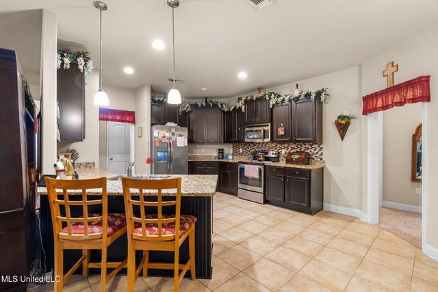 63 N Founders Way, Hattiesburg, MS 39401