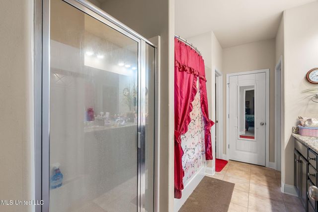 63 N Founders Way, Hattiesburg, MS 39401