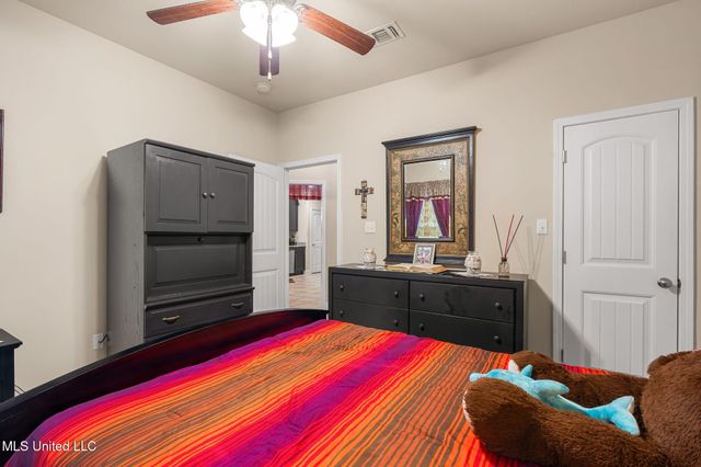 63 N Founders Way, Hattiesburg, MS 39401