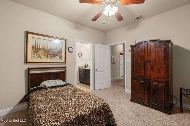 63 N Founders Way, Hattiesburg, MS 39401