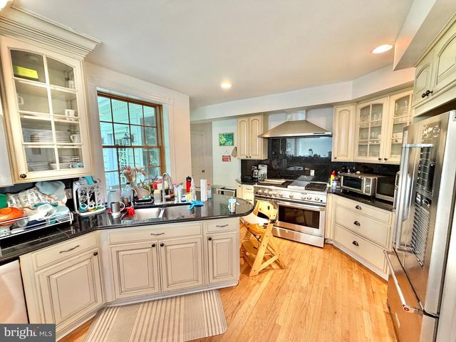 7538 MORNINGSIDE DR NW, Washington, DC 20012