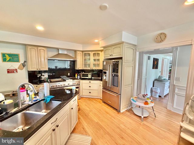 7538 MORNINGSIDE DR NW, Washington, DC 20012
