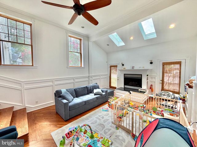 7538 MORNINGSIDE DR NW, Washington, DC 20012