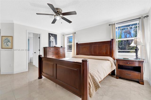 15588 SW 95th St, Miami, FL 33196